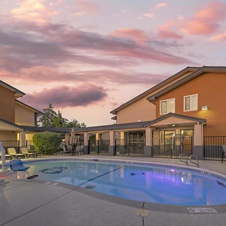 Best Western Antelope Inn & Suites Red Bluff Bagian luar foto