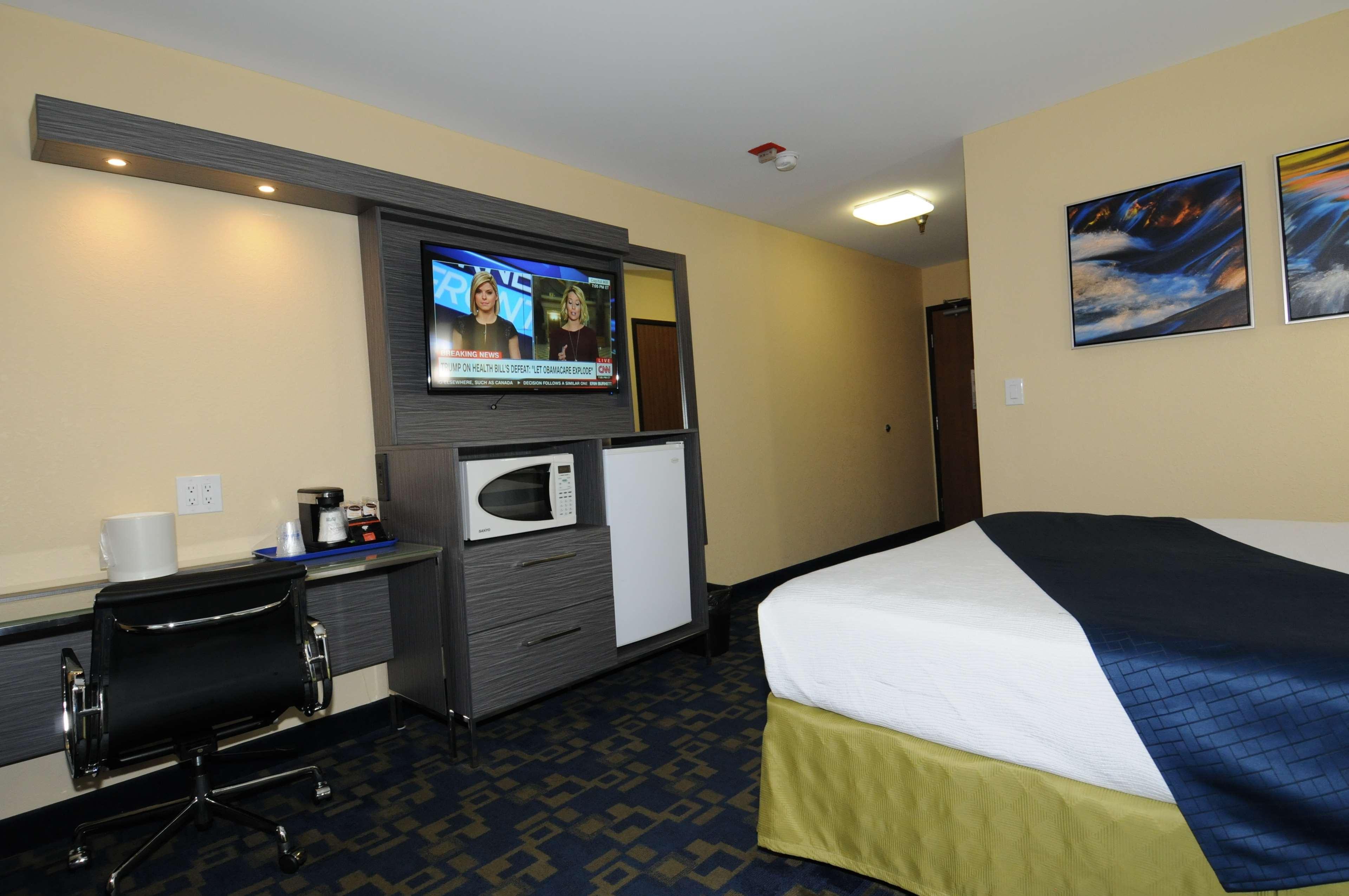 Best Western Antelope Inn & Suites Red Bluff Bagian luar foto