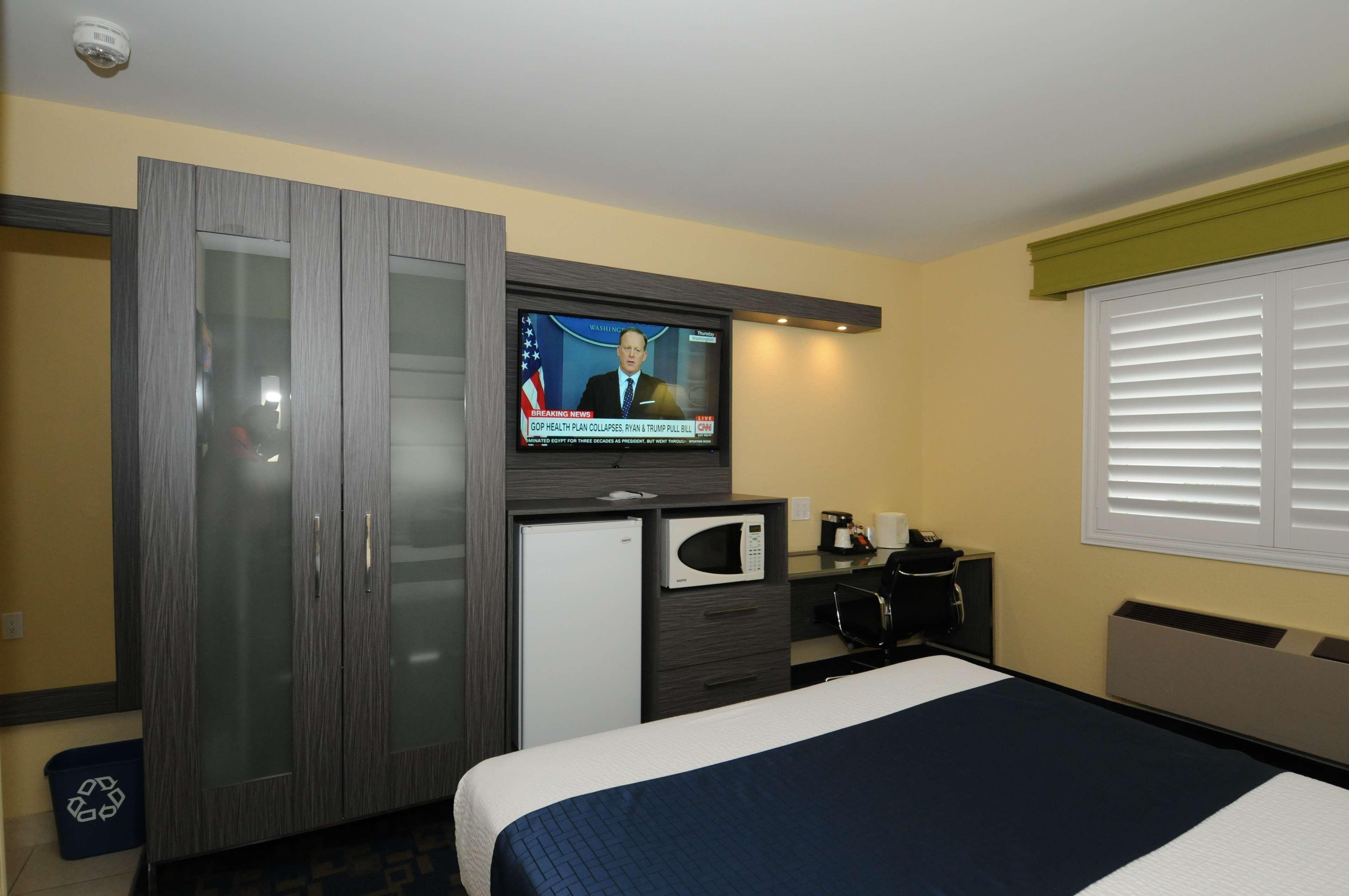 Best Western Antelope Inn & Suites Red Bluff Bagian luar foto