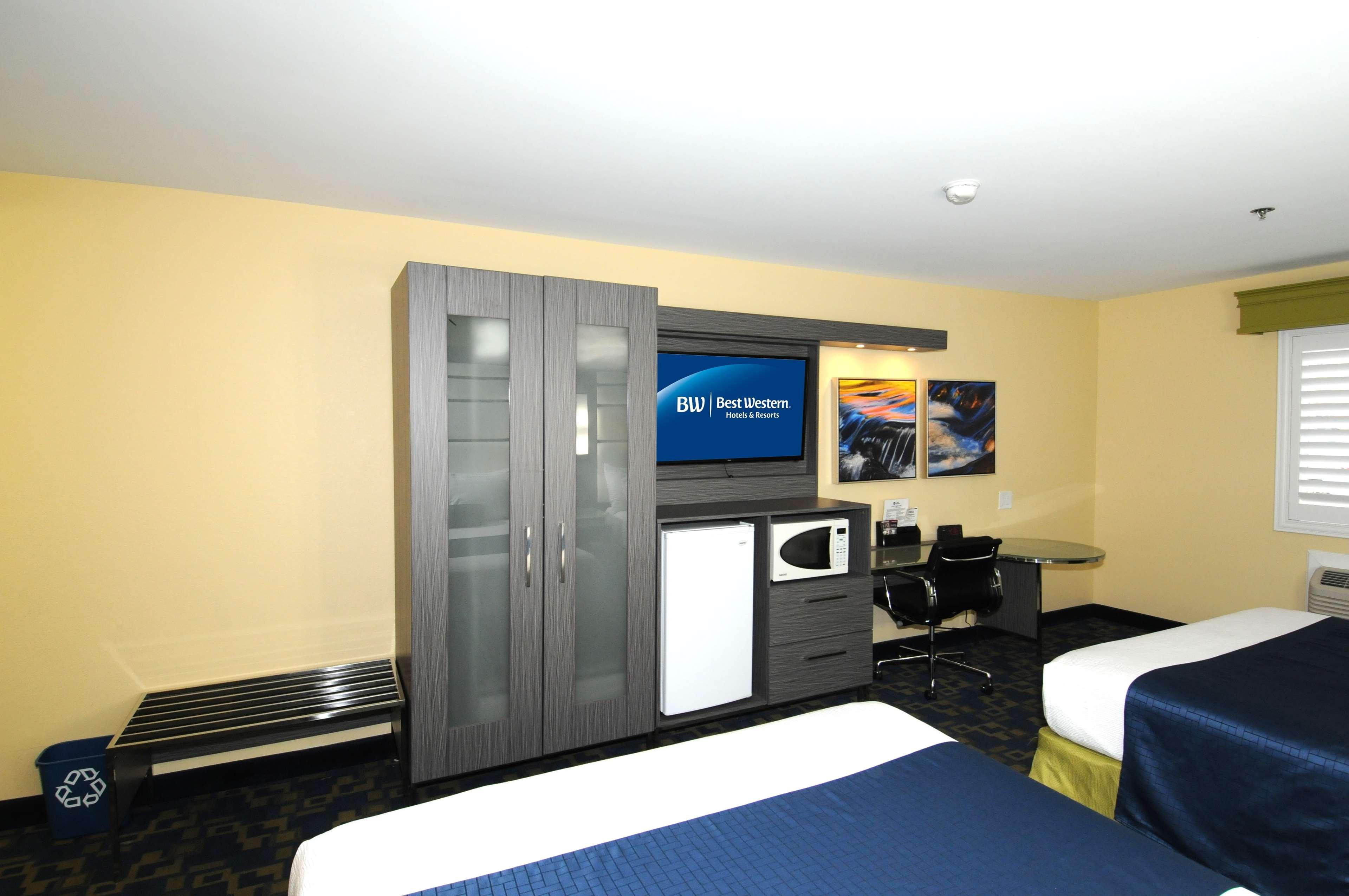 Best Western Antelope Inn & Suites Red Bluff Bagian luar foto