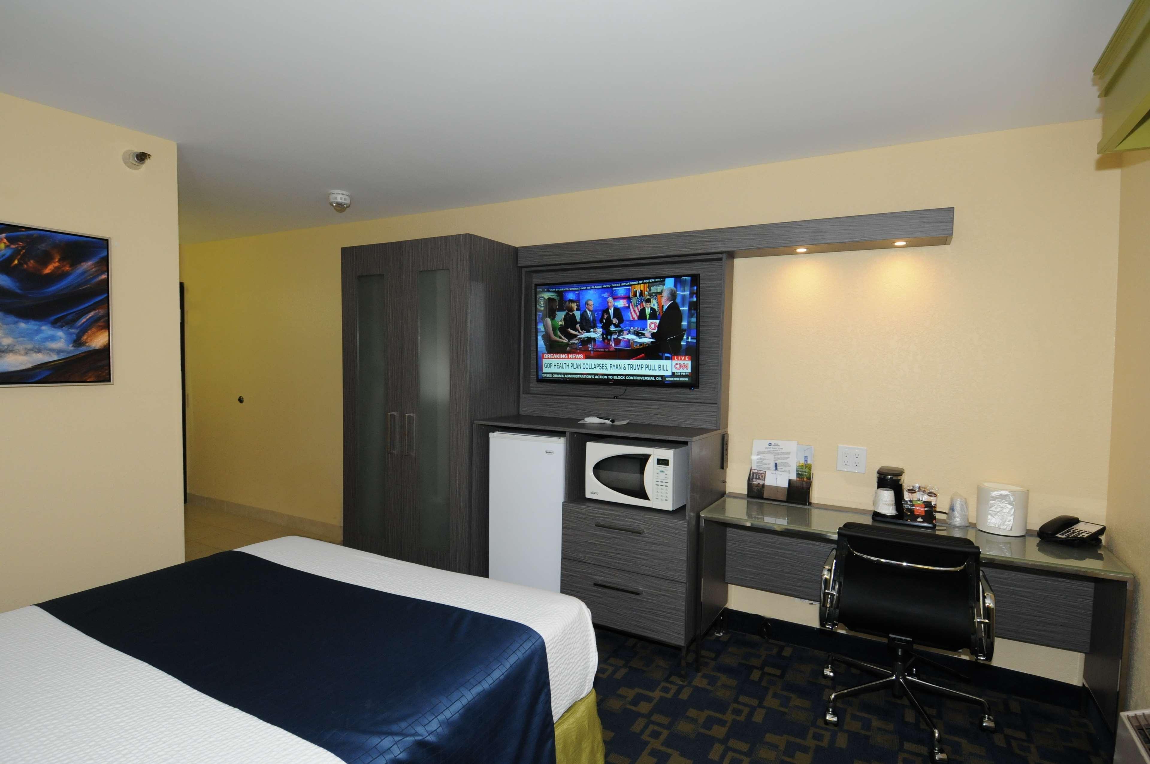 Best Western Antelope Inn & Suites Red Bluff Bagian luar foto