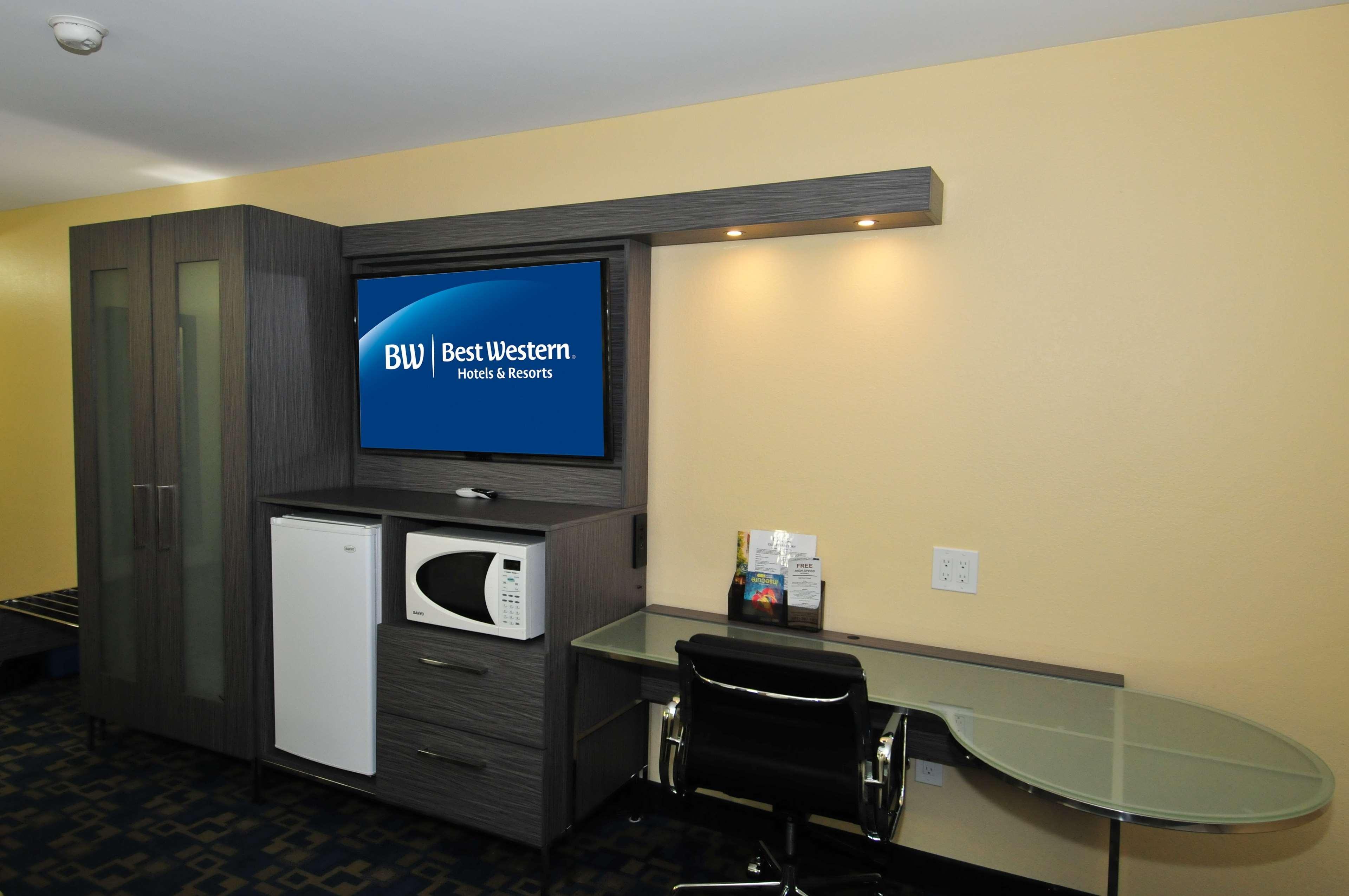 Best Western Antelope Inn & Suites Red Bluff Bagian luar foto
