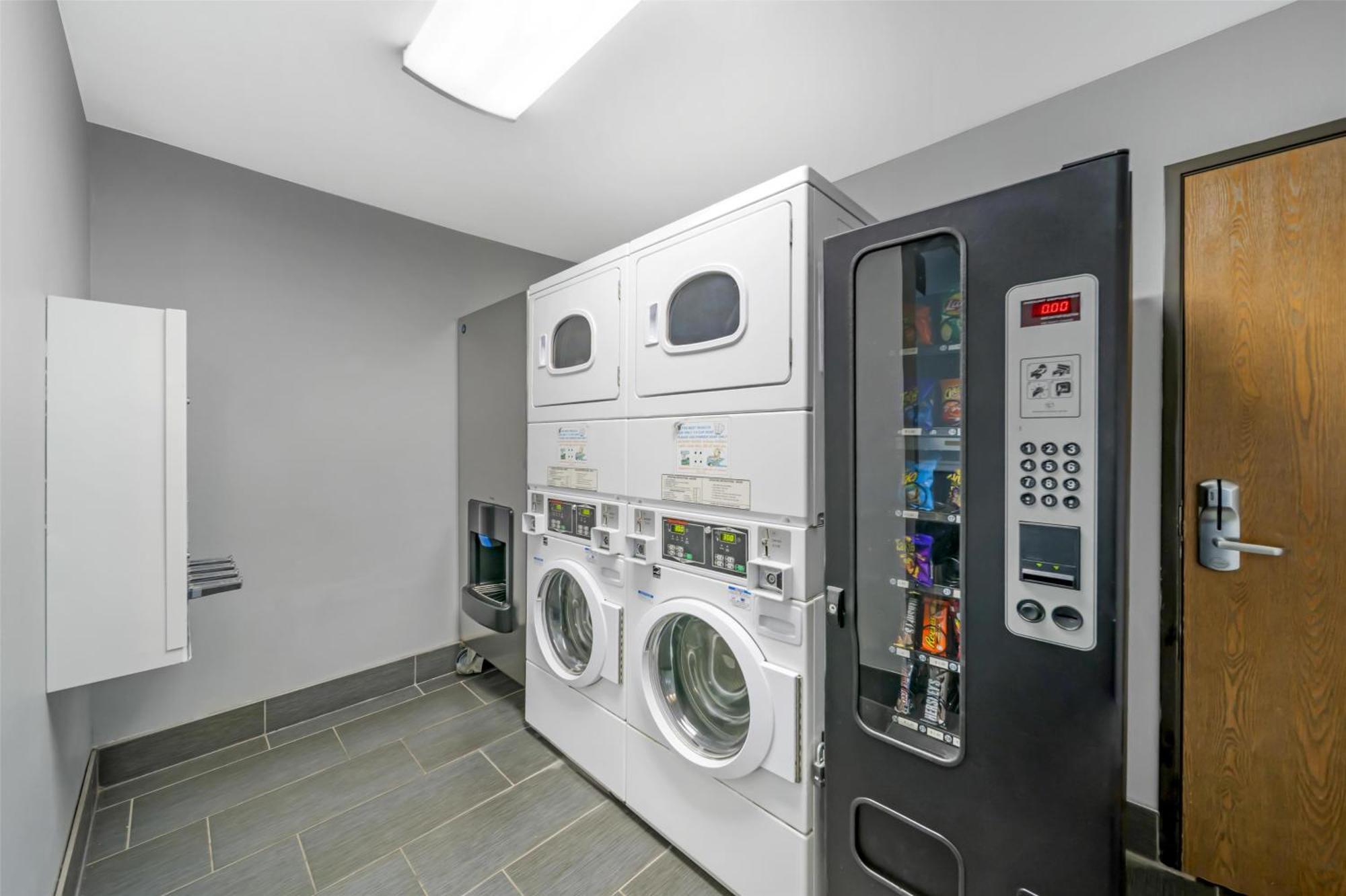 Best Western Antelope Inn & Suites Red Bluff Bagian luar foto